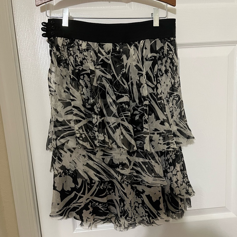 100% SILK ZARA PRINT WHITE AND BLACK SKIRT